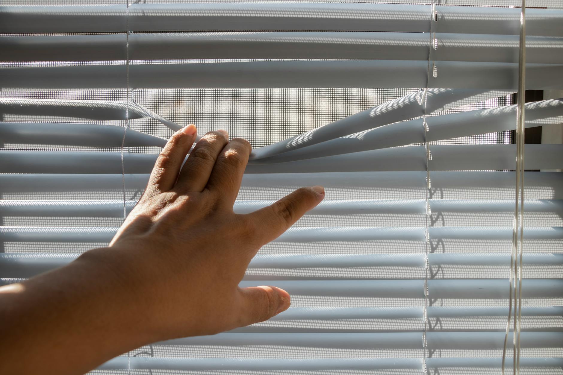 Best Energy Saving Blinds: 9 Picks detailed image
