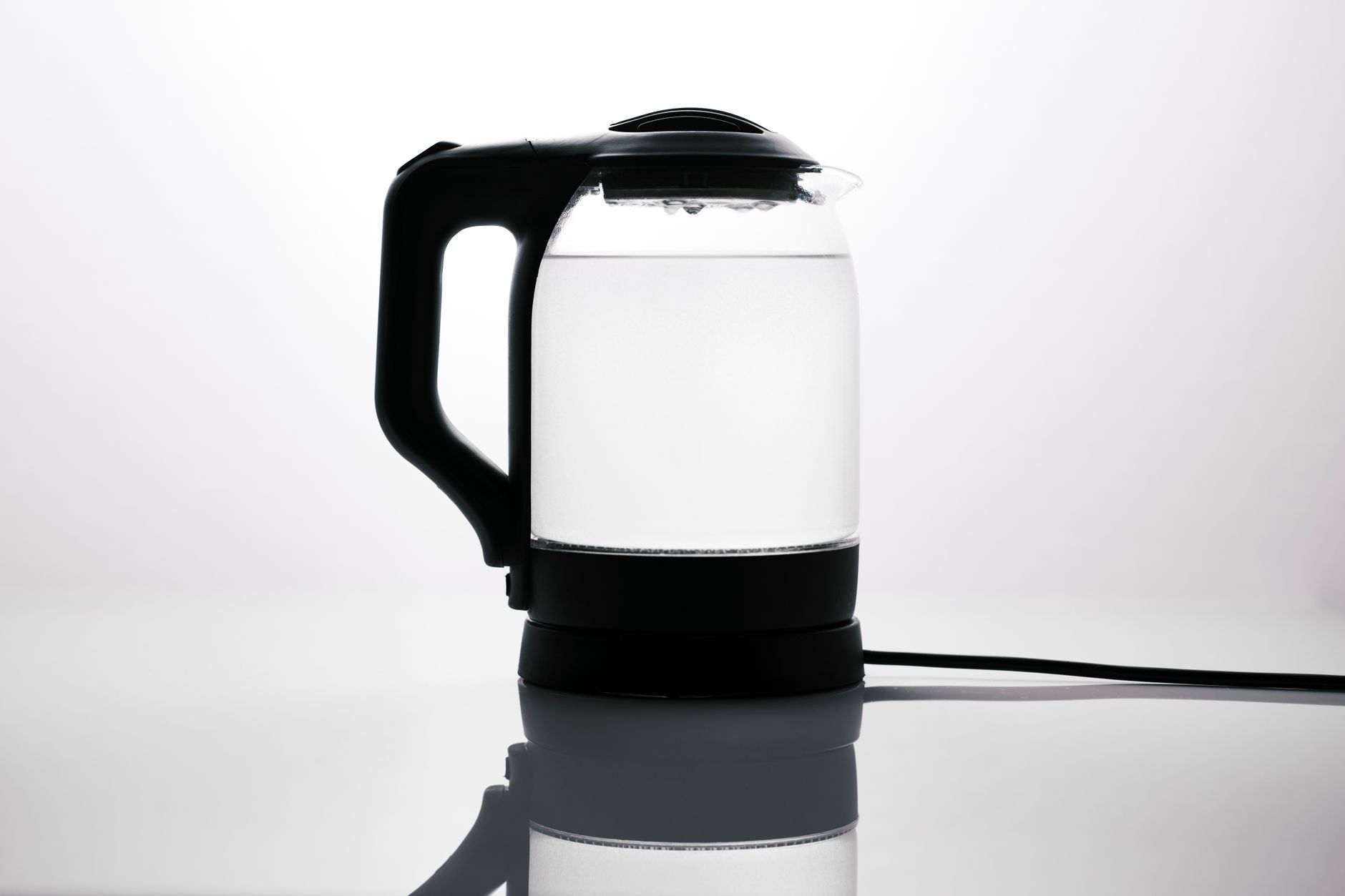 Electric Kettle vs Stovetop Kettle Cost: Which Costs Less?
