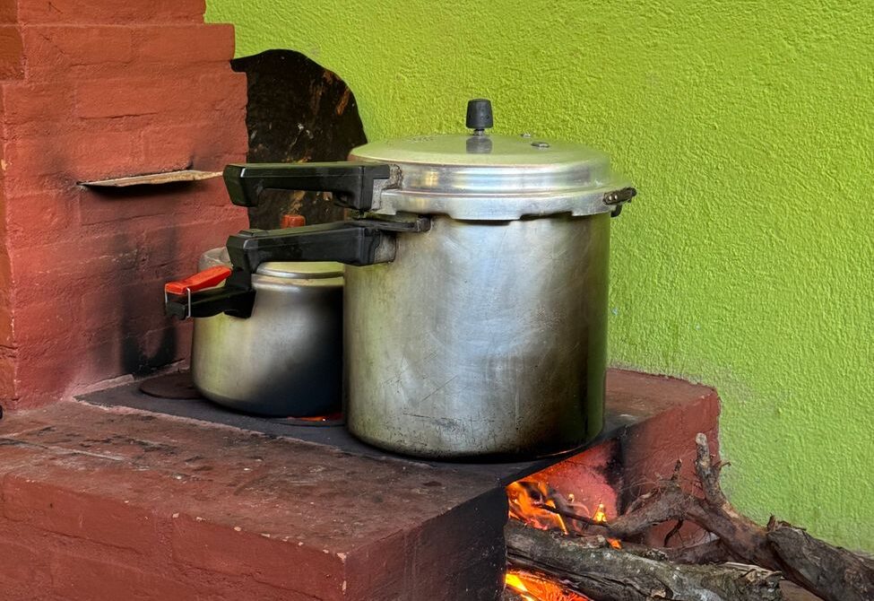 Instant Pot vs Slow Cooker Electricity Usage: Which Uses Less Energy and Costs Less to Run?
