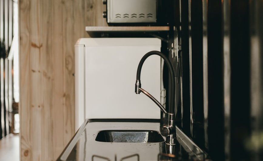 Which Kitchen Appliance Uses the Most Electricity? Oven vs Refrigerator Costs Explained