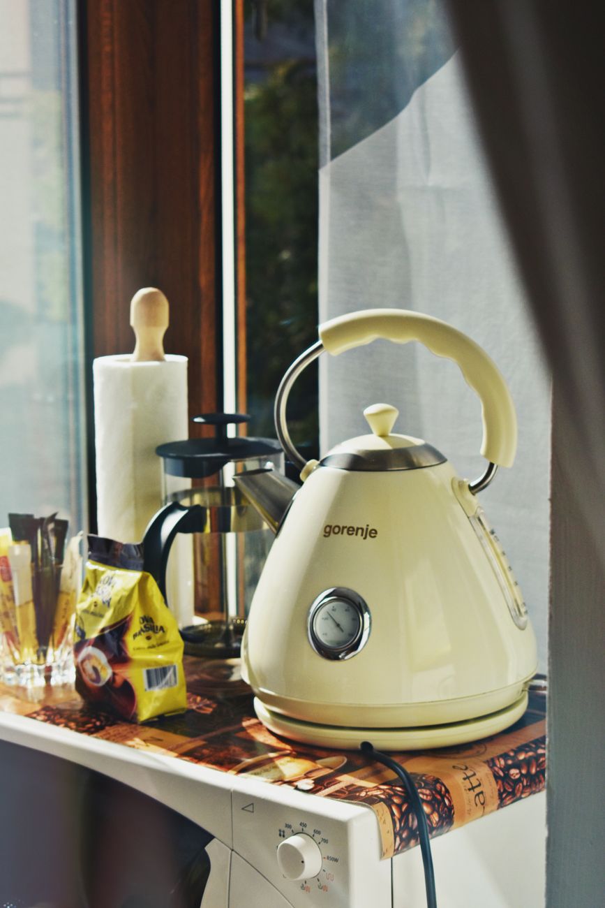 Electric Kettle vs Microwave Electricity Cost: Which Is Cheaper?
